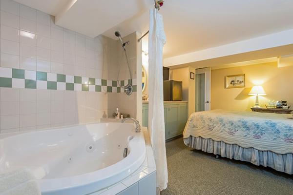 Kingsley House Bed & Breakfast - Full Home Fennville Luaran gambar